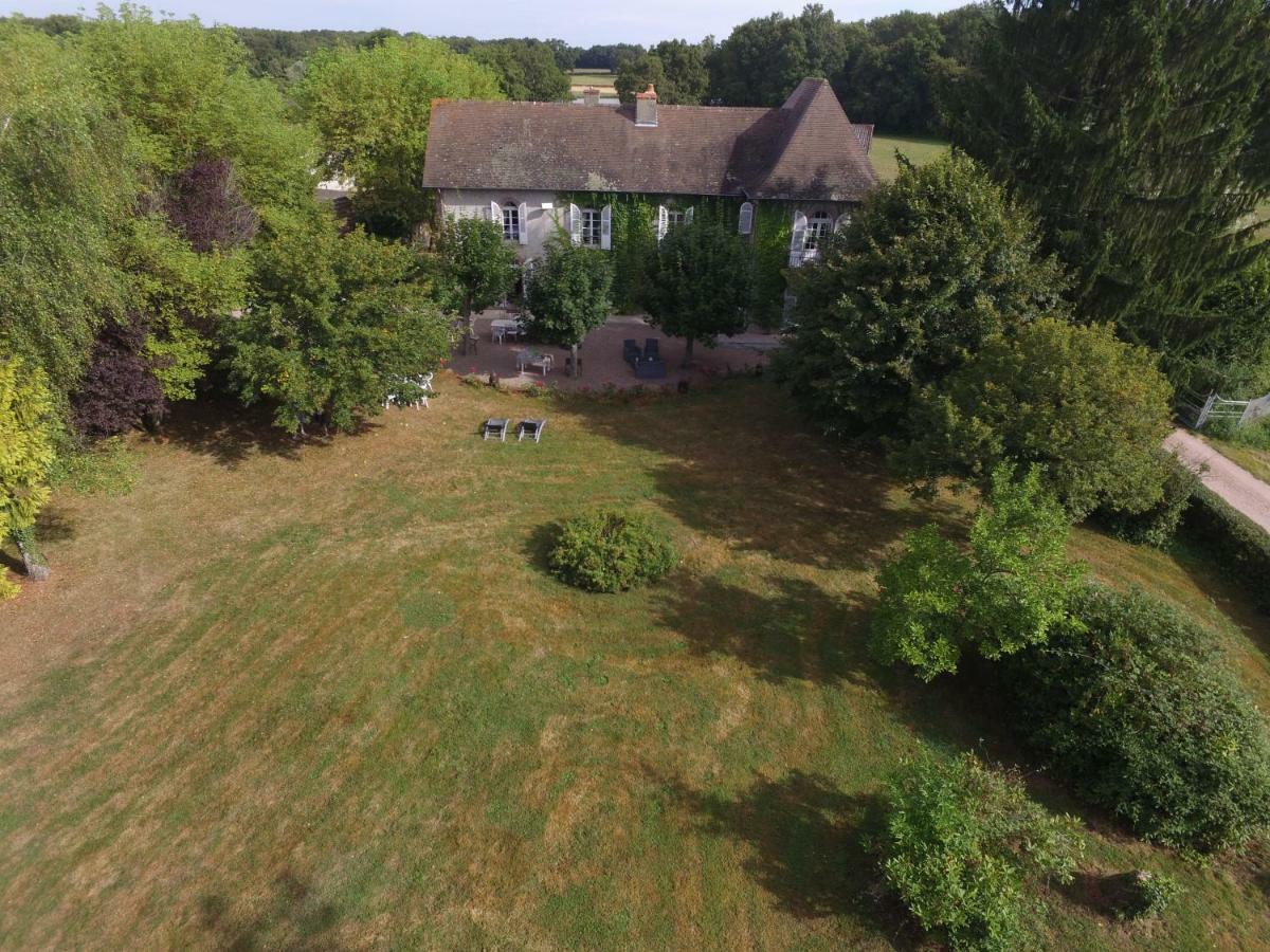 Bed and Breakfast Le Domaine Du Mijarnier Montbeugny Exteriér fotografie